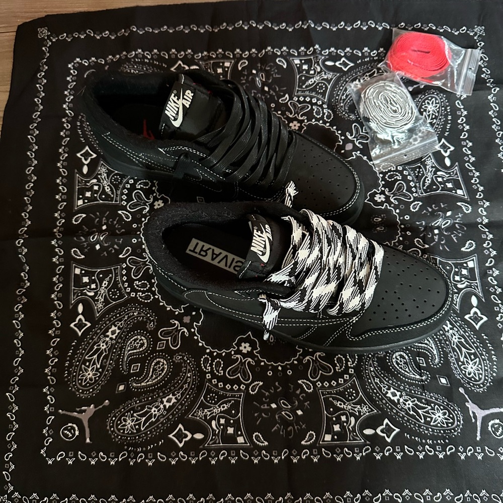 Jordan 1 Travis Scott Phantom Size 6.5Y 8W